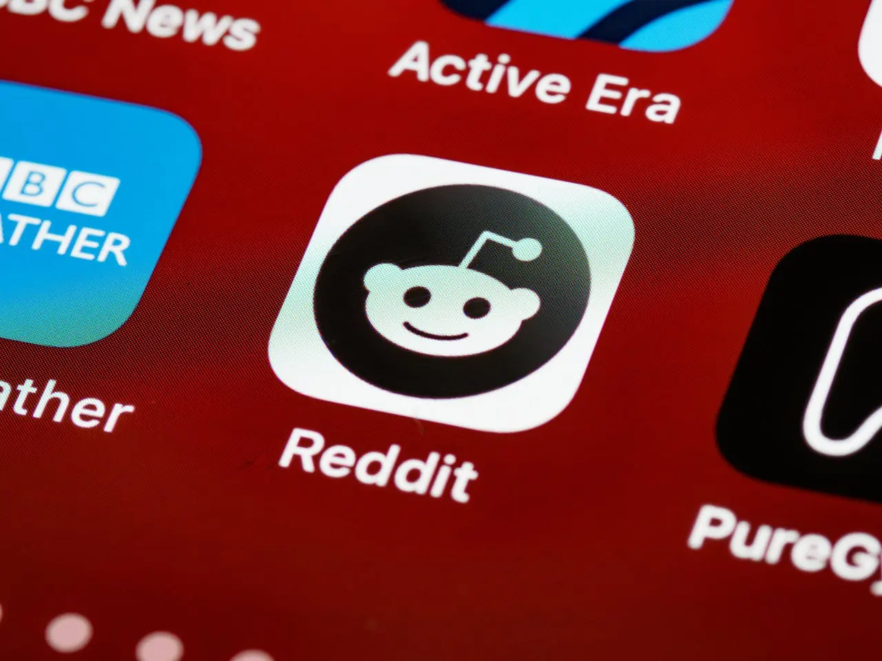 How a Google URL Parameter Wiped out $3B in Reddit’s Valuation, and What Marketers Should Learn From It